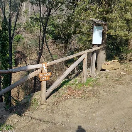 Borgo La Valle Фермерский дом Palazzo del Pero
