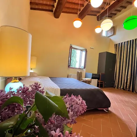 Borgo La Valle Фермерский дом Palazzo del Pero