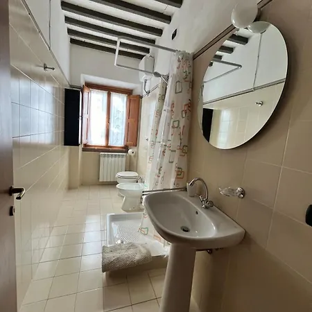 Borgo La Valle * Palazzo del Pero